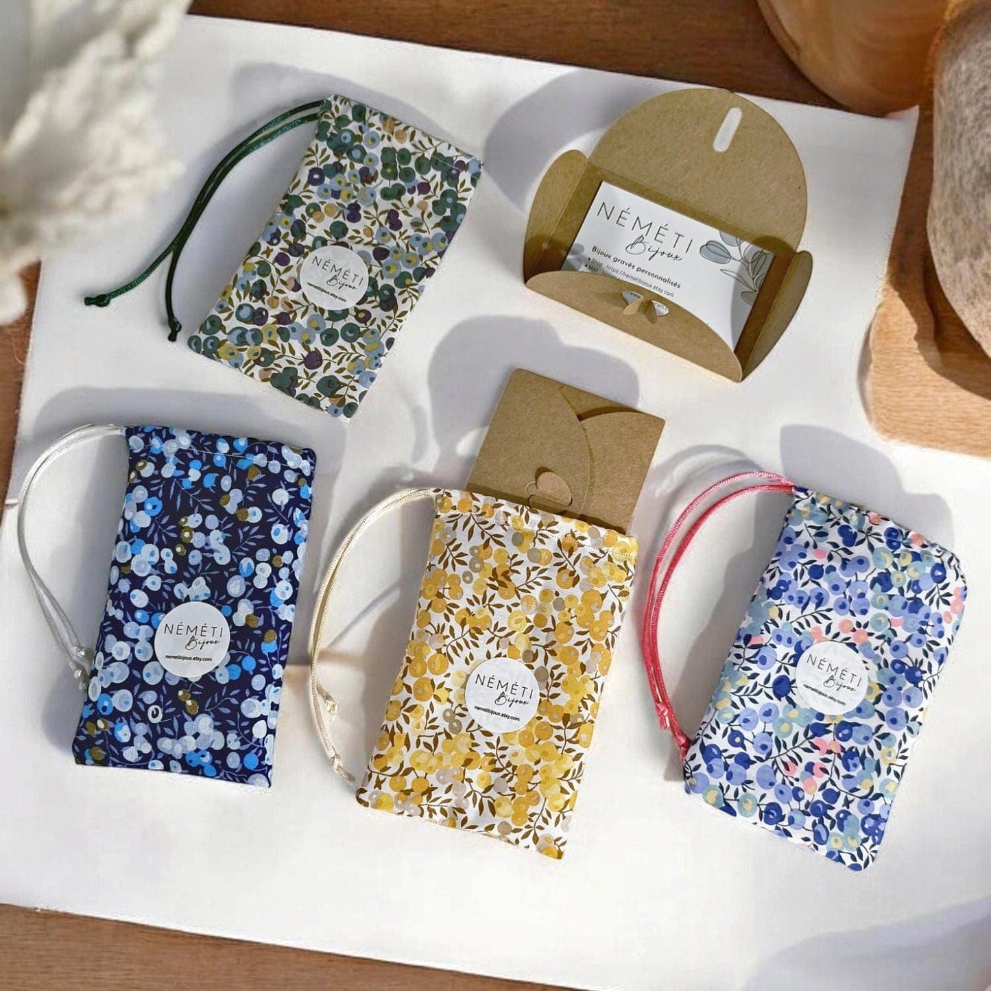 Bracelet liberty personnalisé cordon Liberty x Bridgerton Bouquet Parade B - Nemeti Bijoux