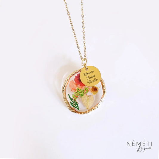 Collier personnalisé avec fleurs sechees naturelles et medaille prenom grave - Nemeti Bijoux