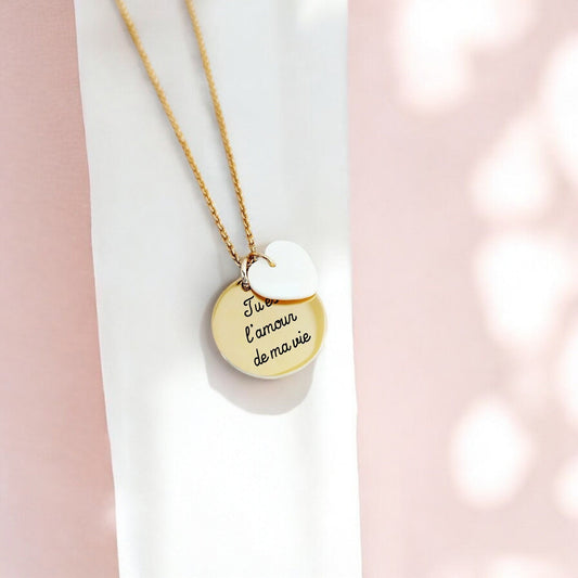 Collier personnalisé avec médaille gravée 20mm et coeur en nacre - Nemeti Bijoux