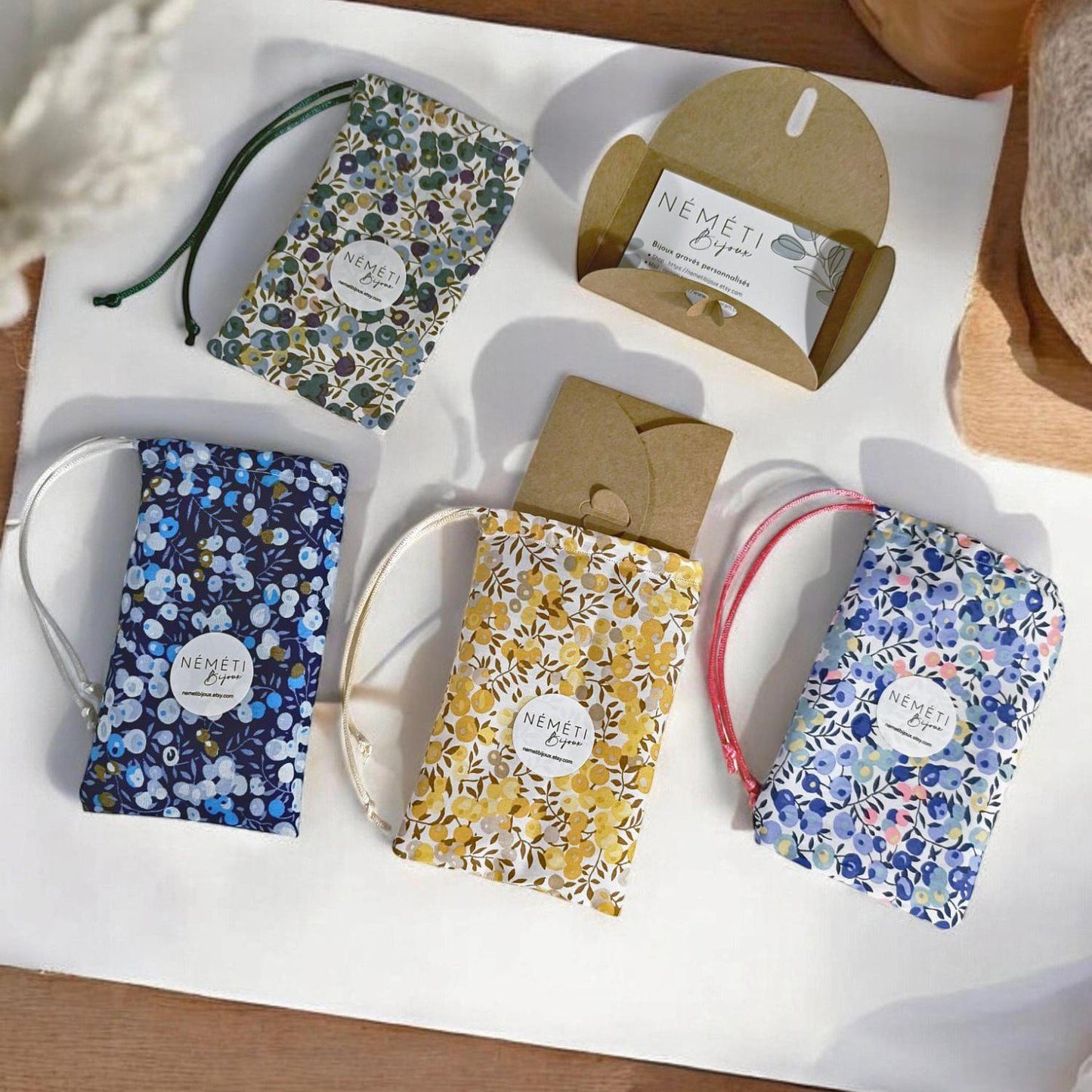 Collier Personnalisé Deux Prénoms – Coeurs Enlacés - Nemeti Bijoux