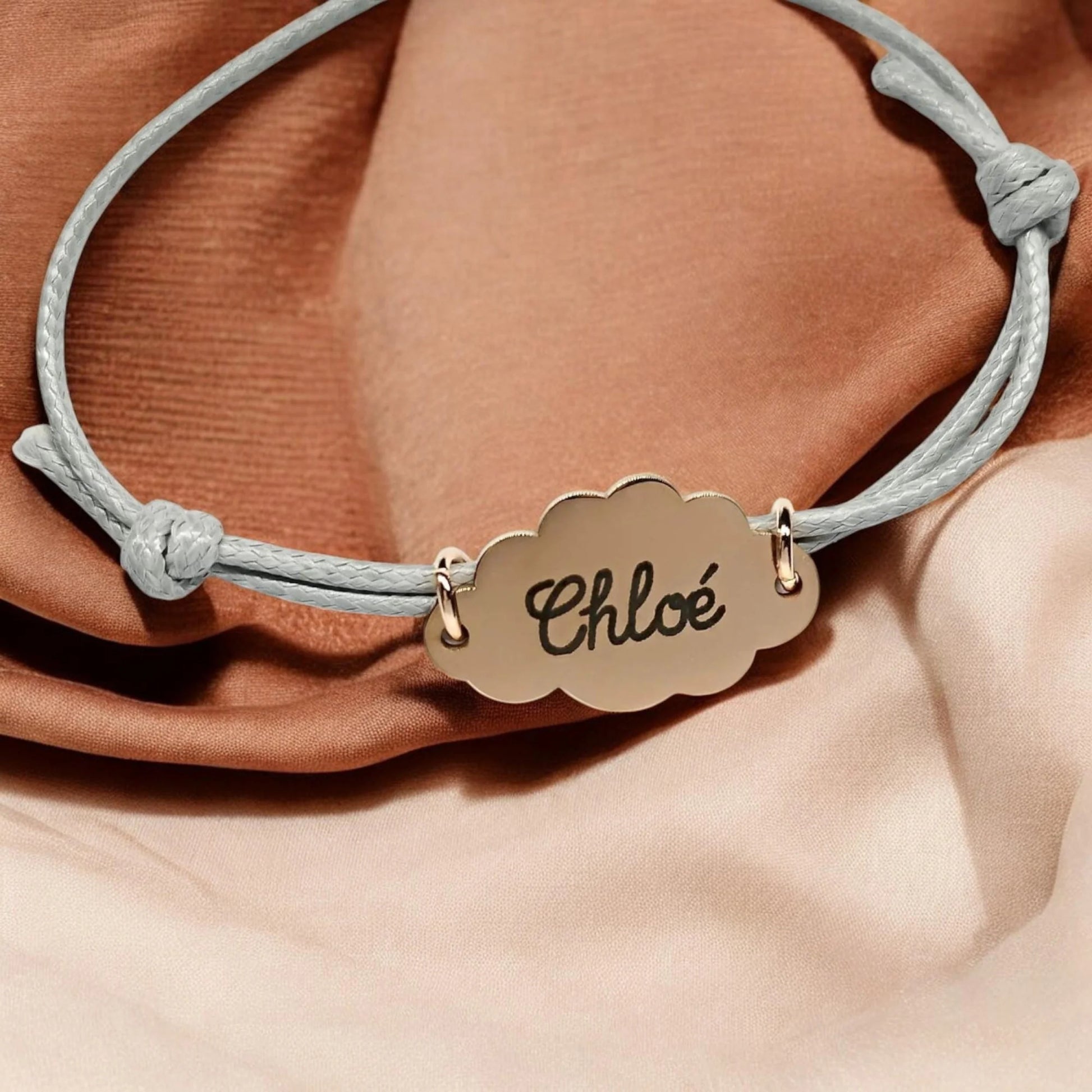 Bracelet personnalisé cordon ajustable avec médaille - Nemeti Bijoux