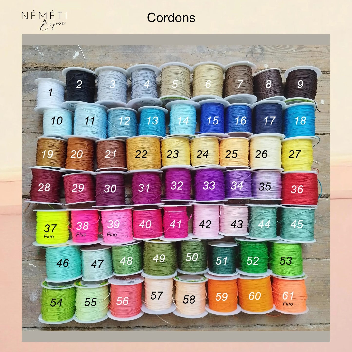 Bracelet personnalisé cordon tressé et médaille 15mm pastille - Nemeti Bijoux