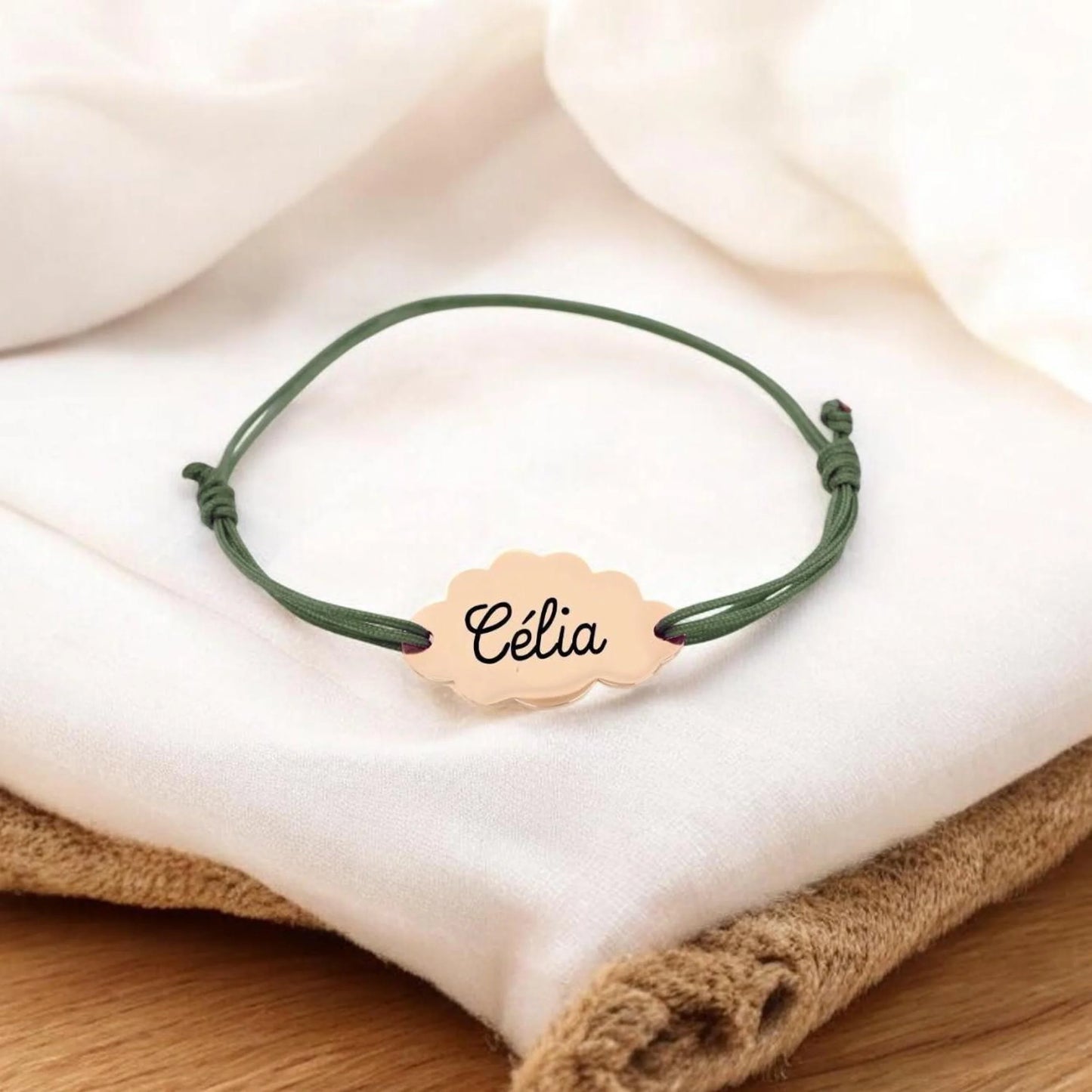 Bracelet personnalisé cordon tressé et médaille nuage gravée - Nemeti Bijoux