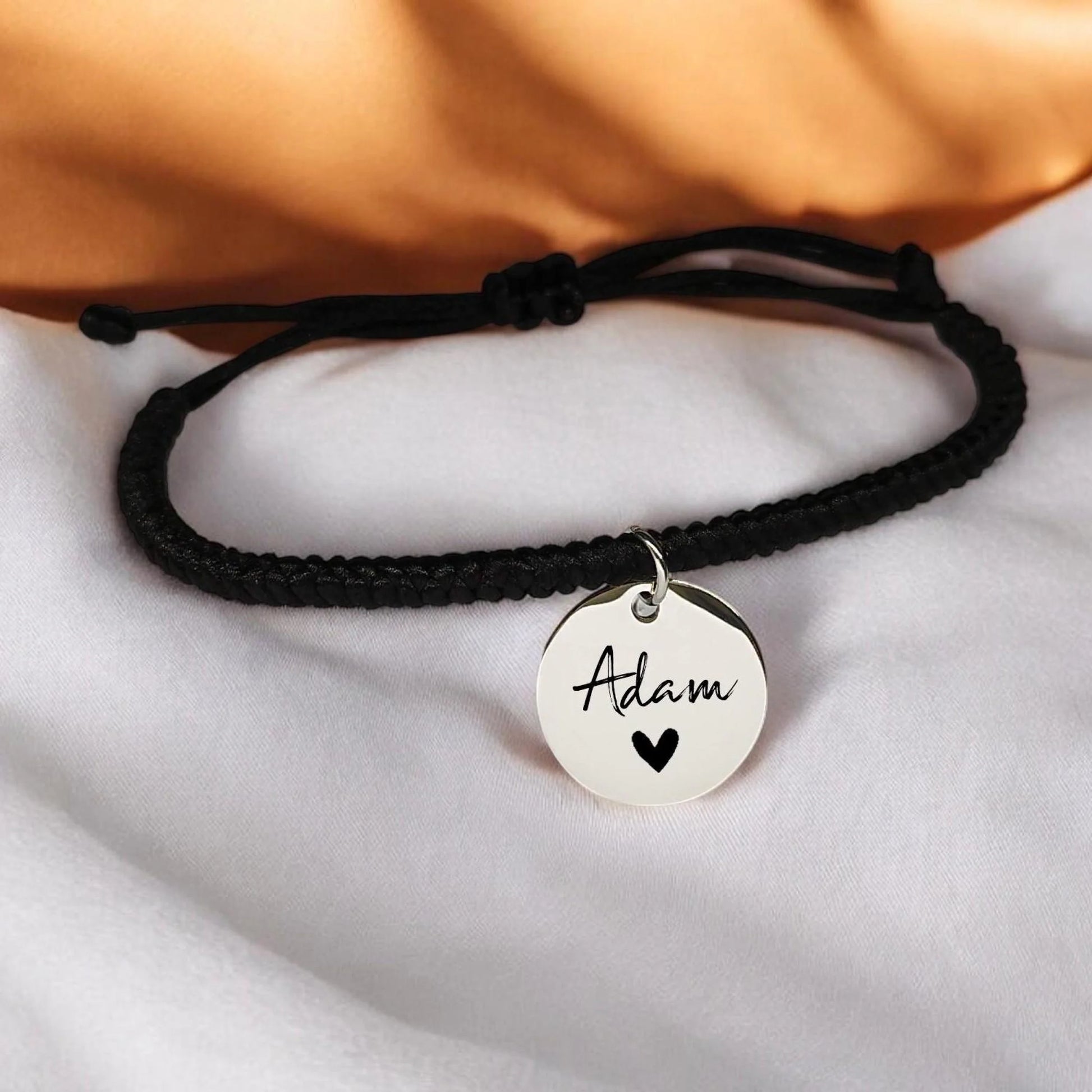 Bracelet personnalisé médaille gravée & cordon tressé noir - Nemeti Bijoux