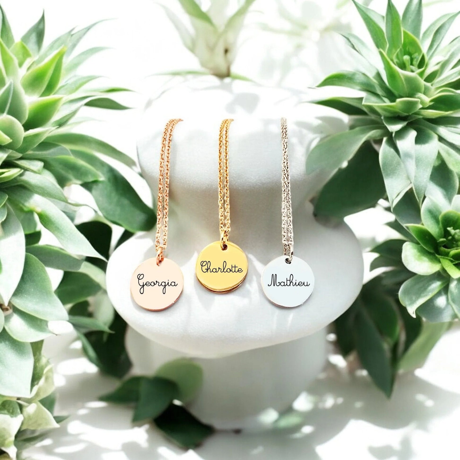 Collier personnalisé avec médaille gravée 16mm - Nemeti Bijoux