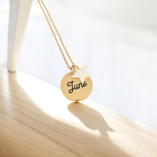 Collier personnalisé avec médaille gravée 20mm et étoile en nacre - Nemeti Bijoux