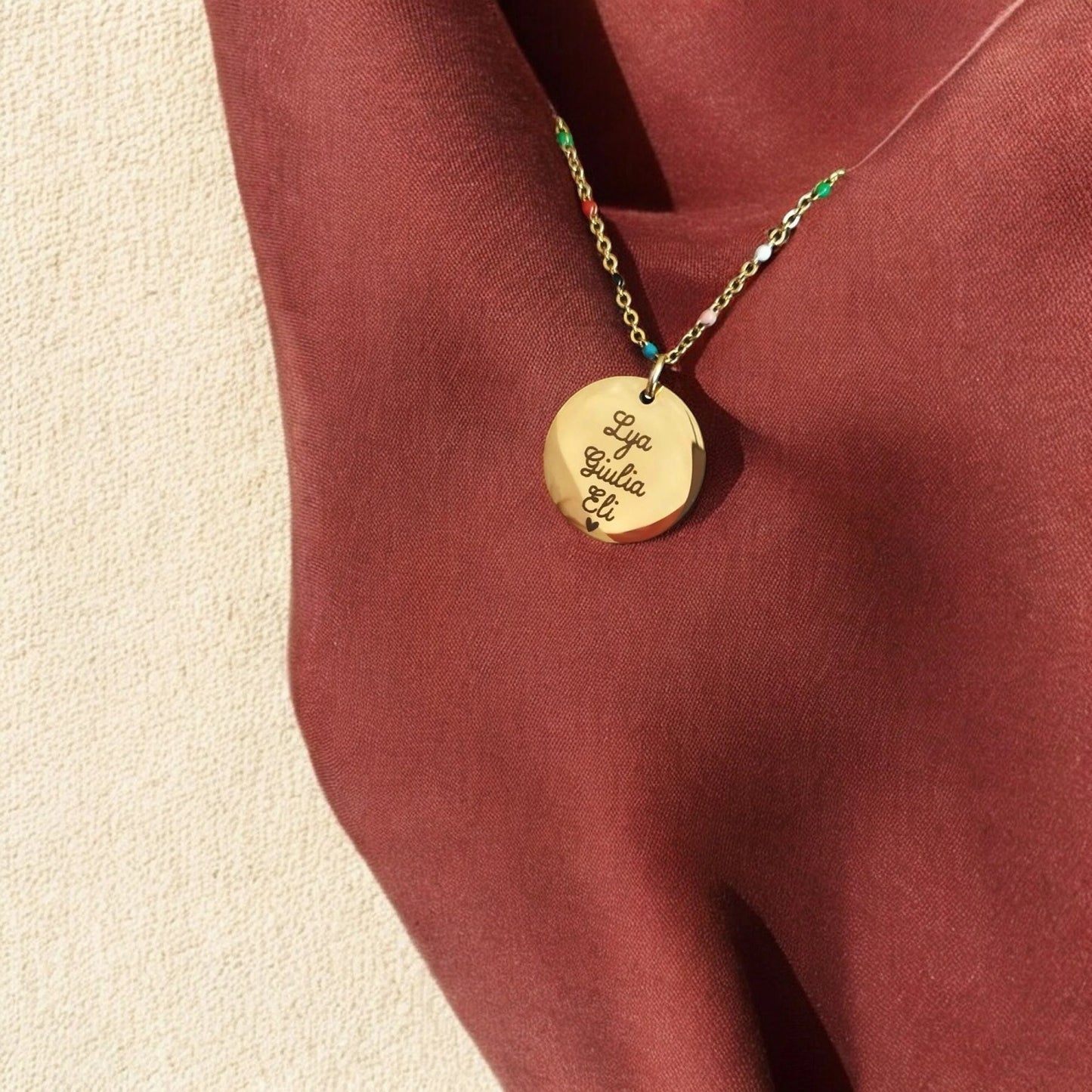 Collier Personnalisé Médaille Gravée & Chaîne Émaillée - Nemeti Bijoux