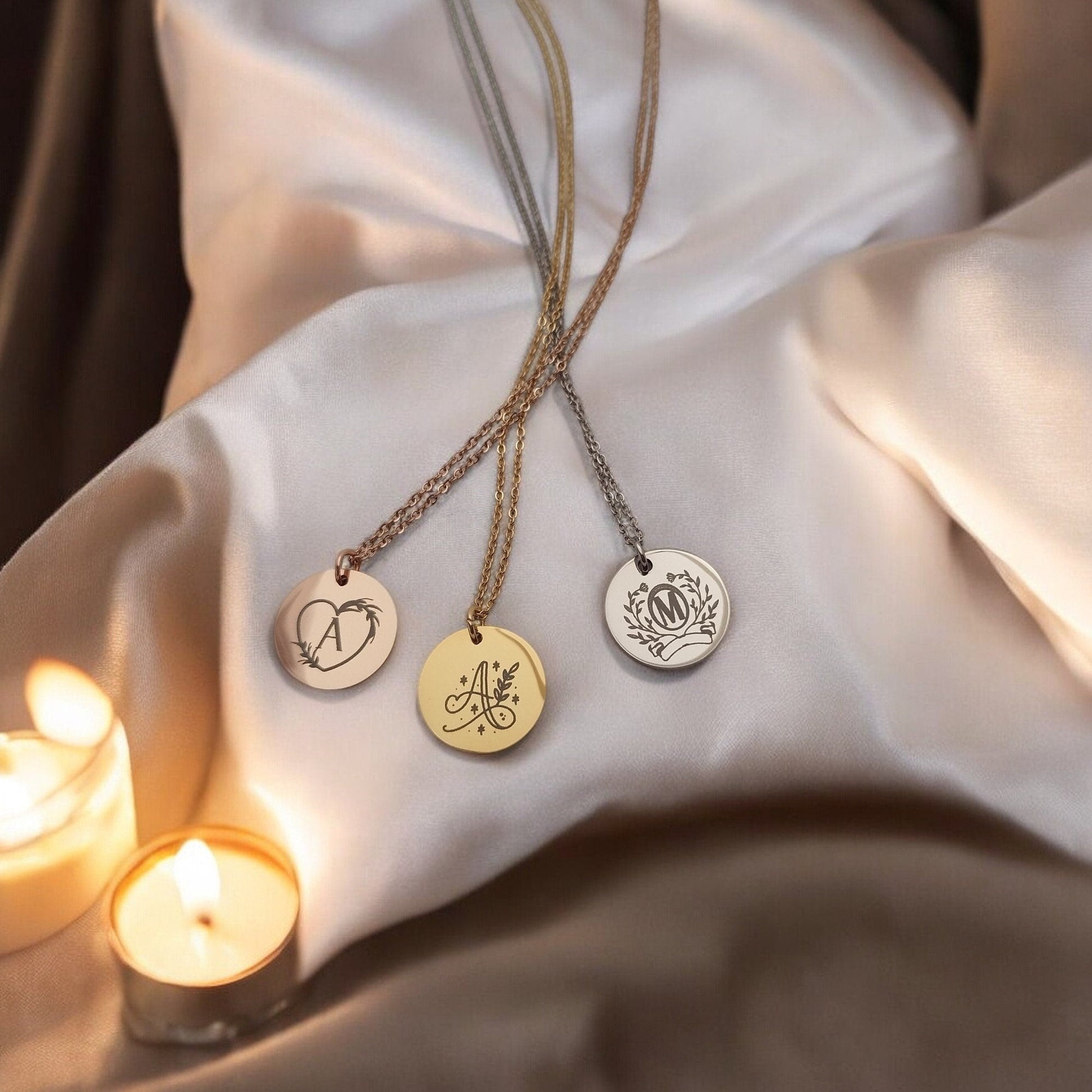 Collier initiale en acier inoxydable monogramme personnalisé gravure laser - Nemeti Bijoux