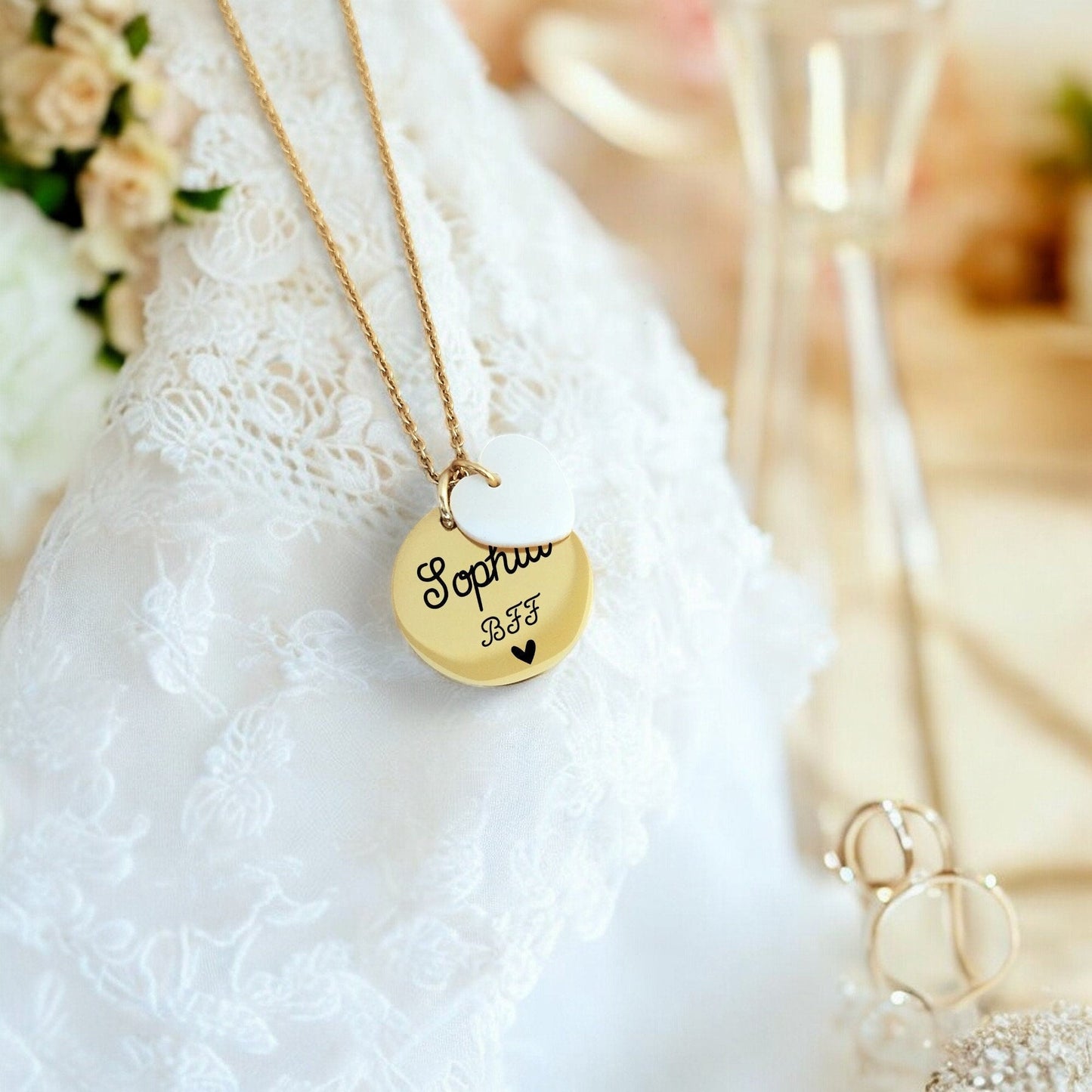 Collier personnalisé avec médaille gravée 20mm et coeur en nacre - Nemeti Bijoux