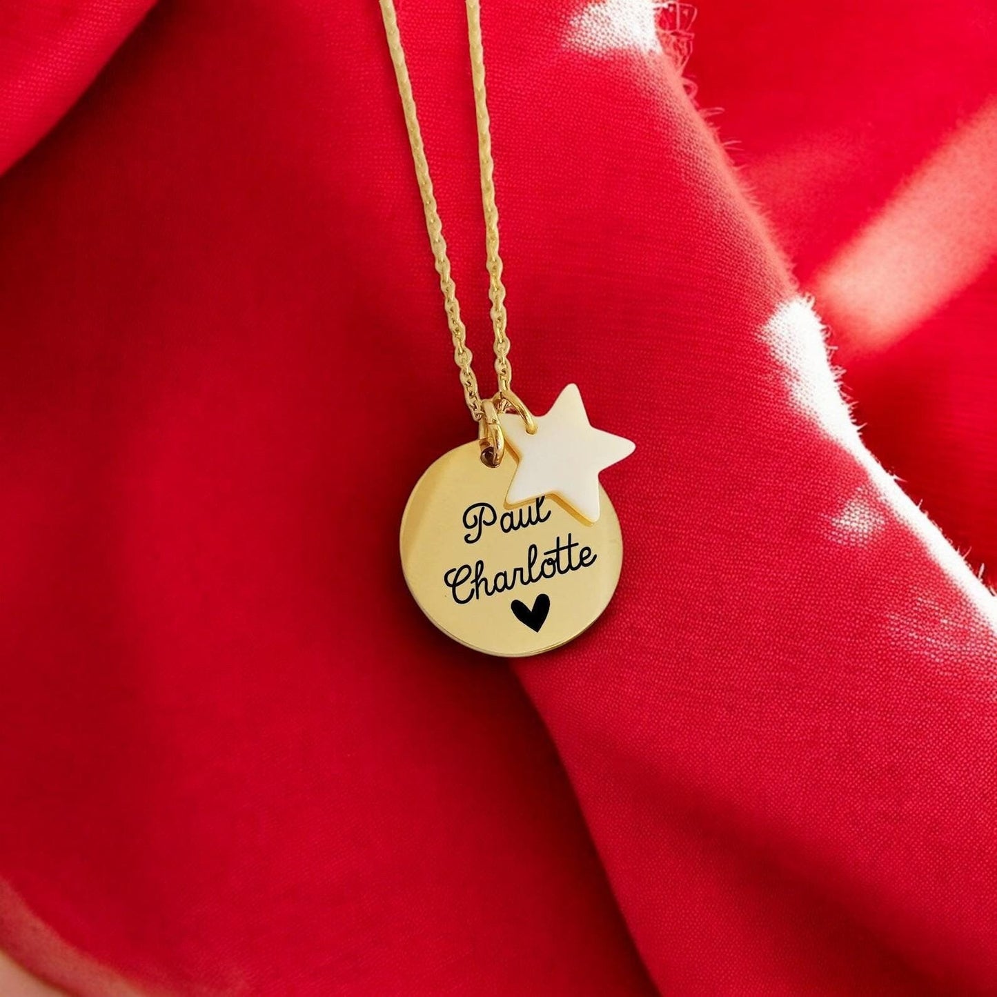 Collier personnalisé avec médaille gravée 20mm et étoile en nacre - Nemeti Bijoux