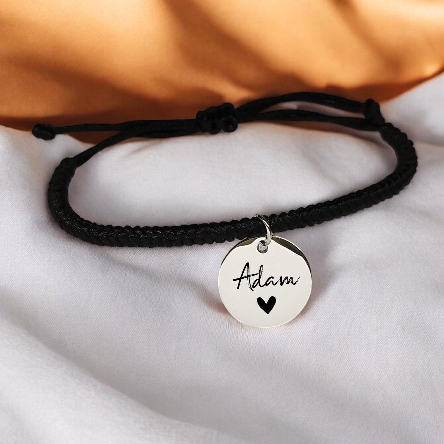 Bracelet personnalisé médaille gravée & cordon tressé noir - Nemeti Bijoux