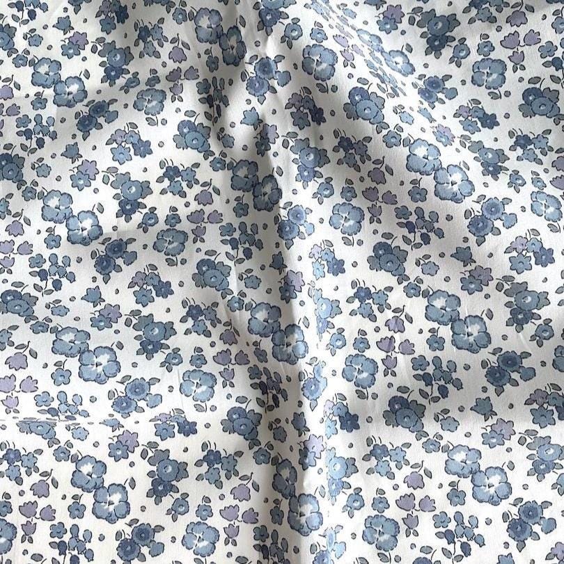 Bracelet liberty personnalisé cordon Ella and Libby bleu et gris fond blanc - Nemeti Bijoux