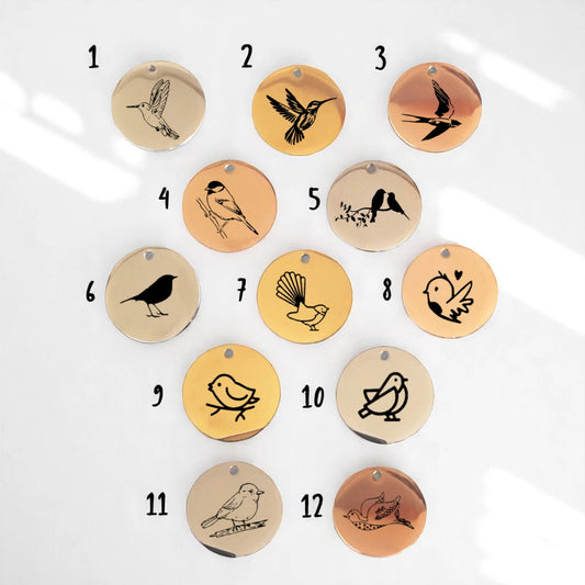 Médaille Gravée Oiseau – Pendentif Acier Inox - Nemeti Bijoux